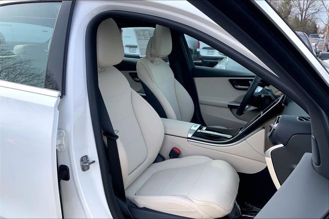 Used 2025 Mercedes-Benz C 300 4MATIC Sedan image 7