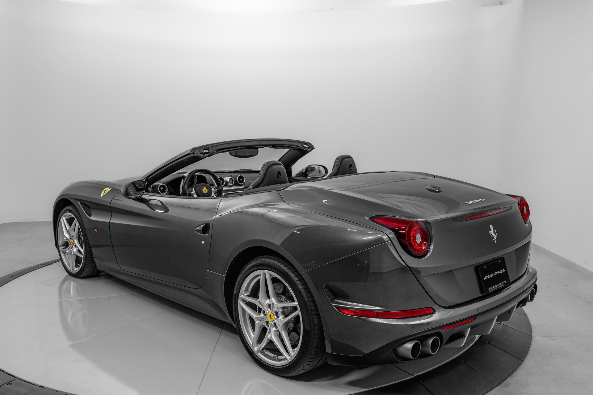 Certified 2016 Ferrari California T RWD image 13