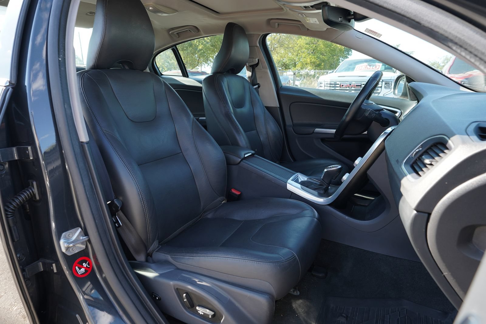 Used 2016 Volvo S60 T5 Premier w/ Convenience Package FWD image 25