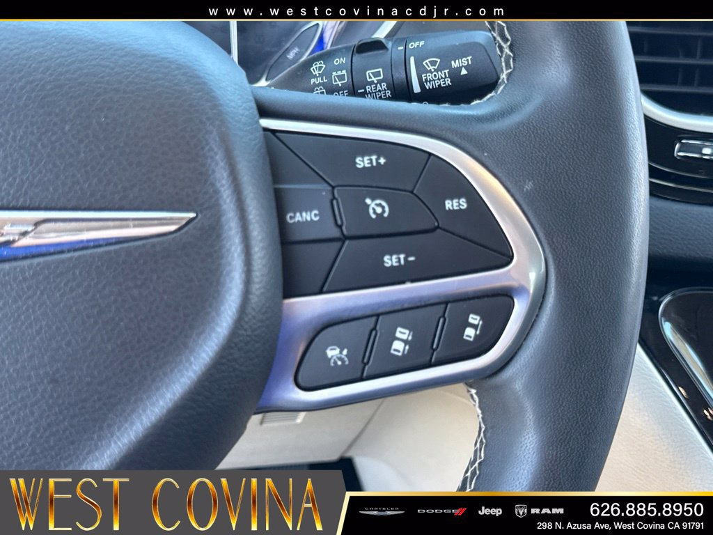 Used 2024 Chrysler Pacifica Touring-L FWD image 25