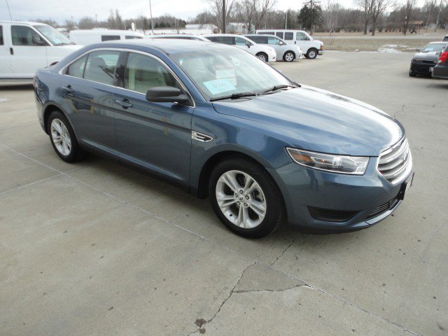 Used 2018 Ford Taurus SE image 19