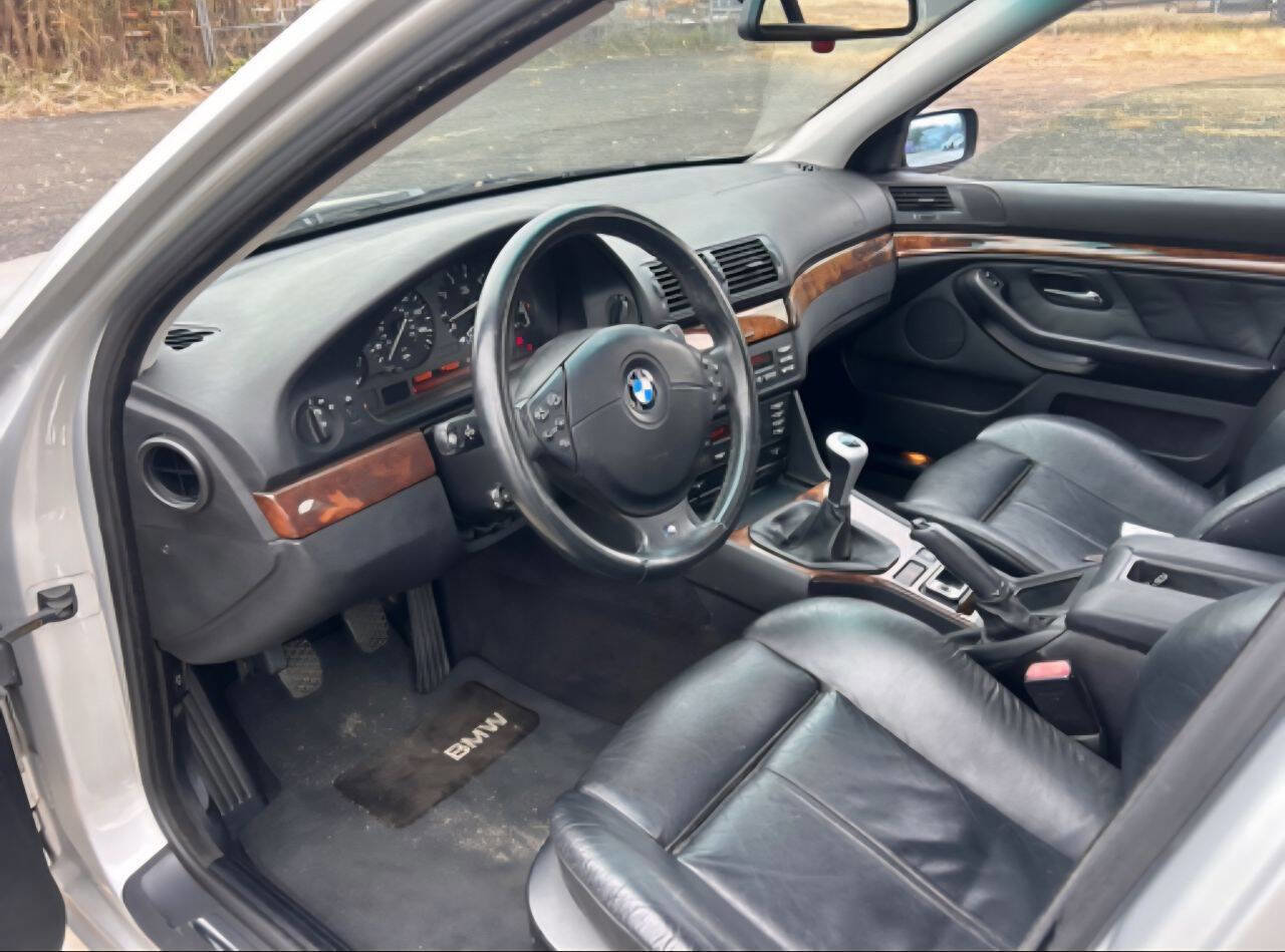 Used 2000 BMW 540i Sedan image 10