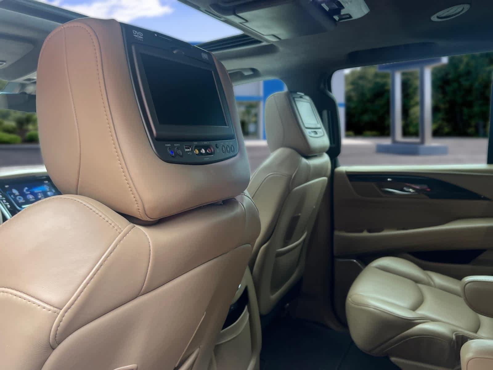 Used 2019 Cadillac Escalade Platinum AWD/4WD image 28