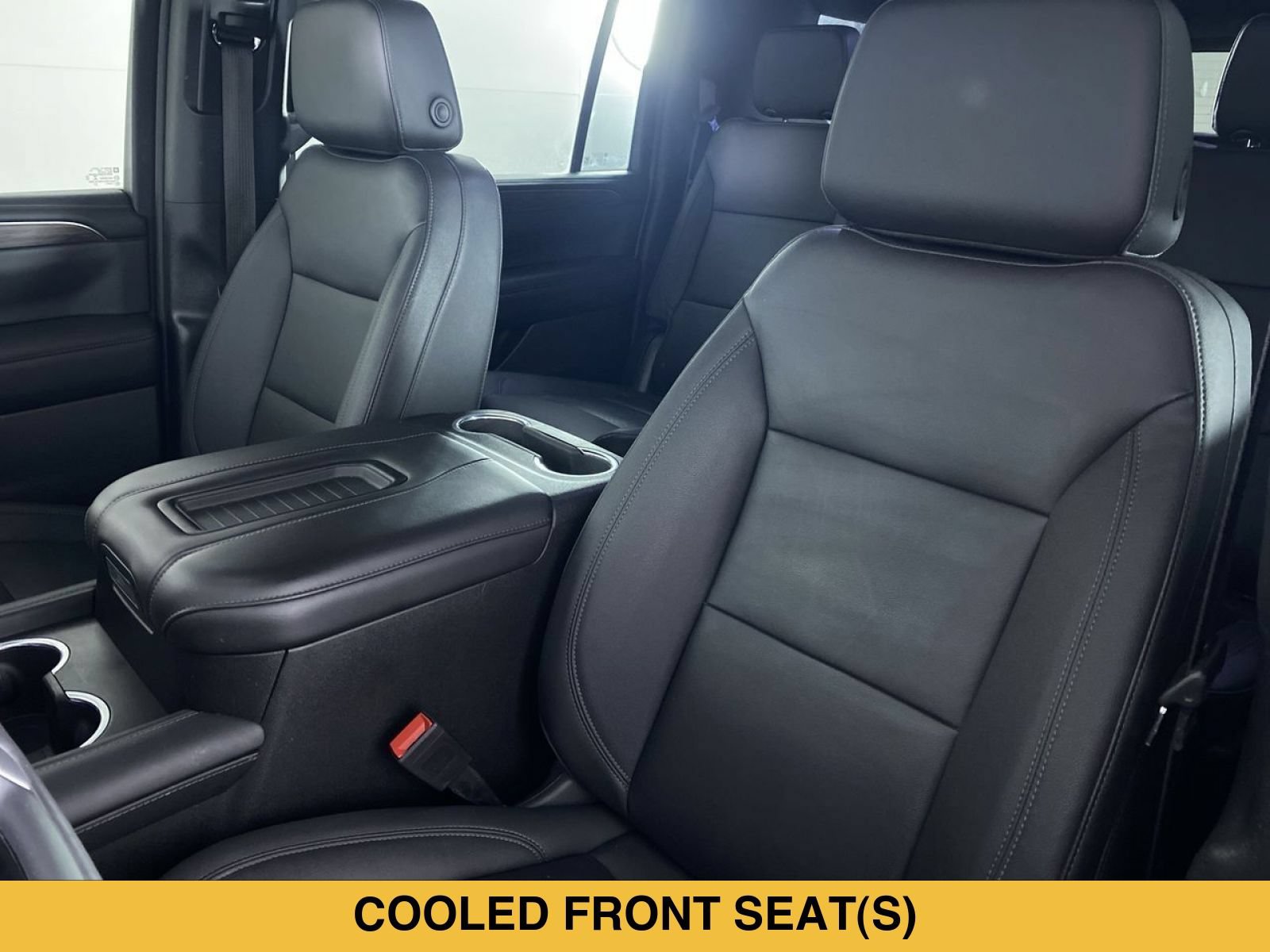 Certified 2022 Chevrolet Suburban Z71 w/ Luxury Package AWD/4WD image 10