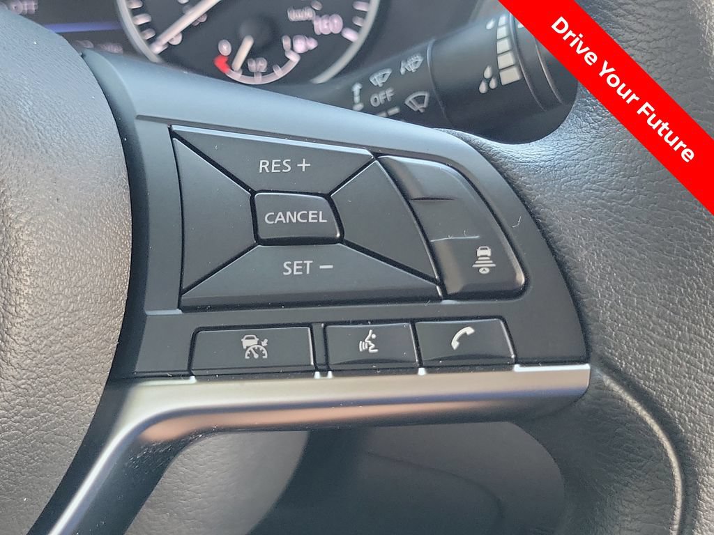 Certified 2025 Nissan Sentra SV FWD image 6