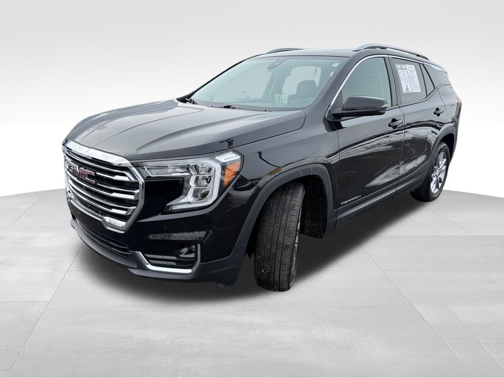 Used 2022 GMC Terrain SLT w/ Tech Package image 3