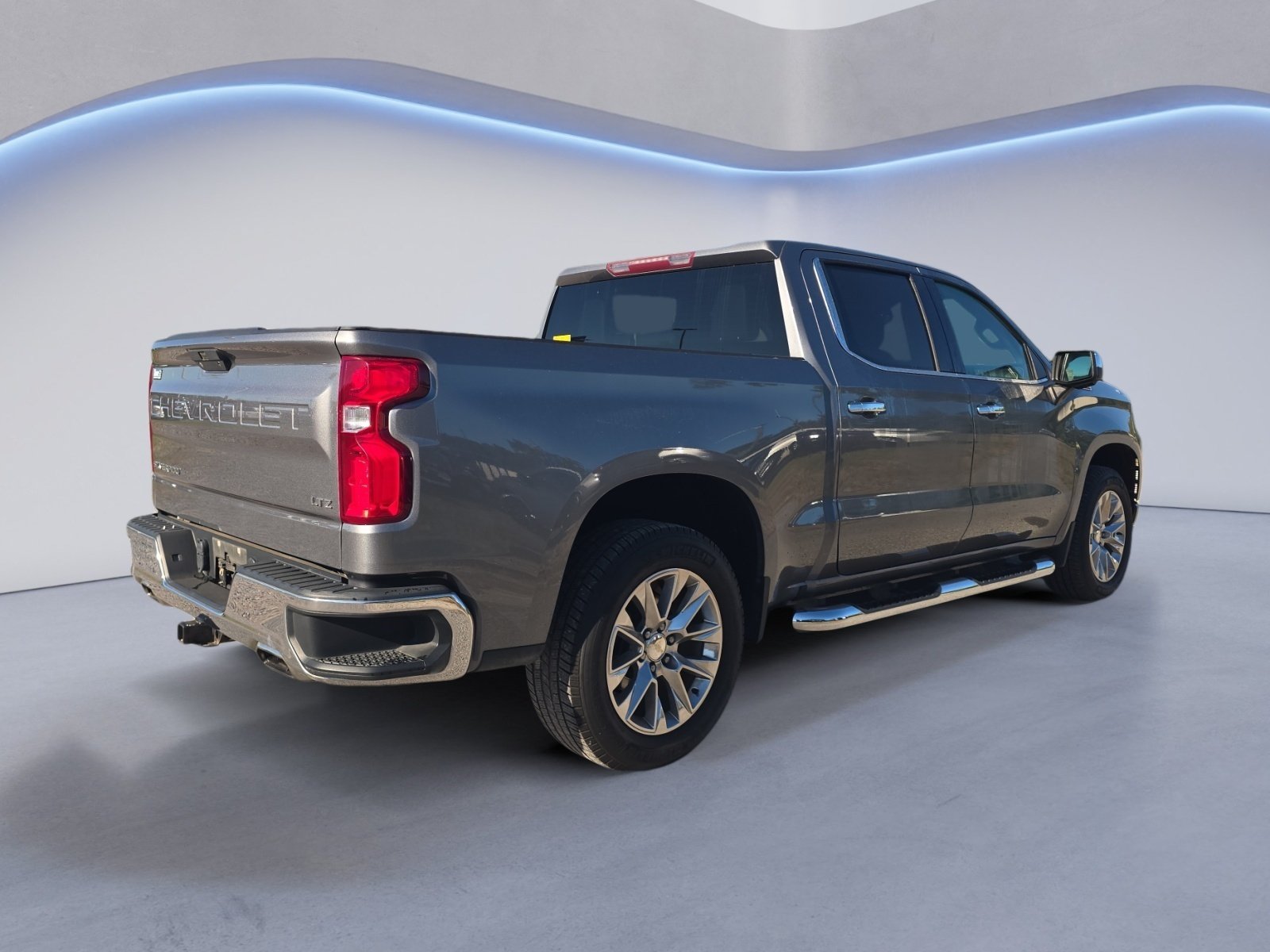 Used 2020 Chevrolet Silverado 1500 LTZ AWD/4WD image 7