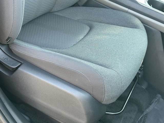 Used 2025 Kia Carnival LX FWD image 10
