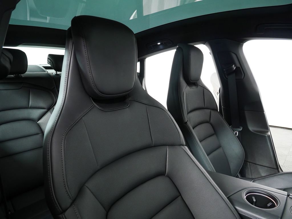New 2026 Porsche Taycan image 24