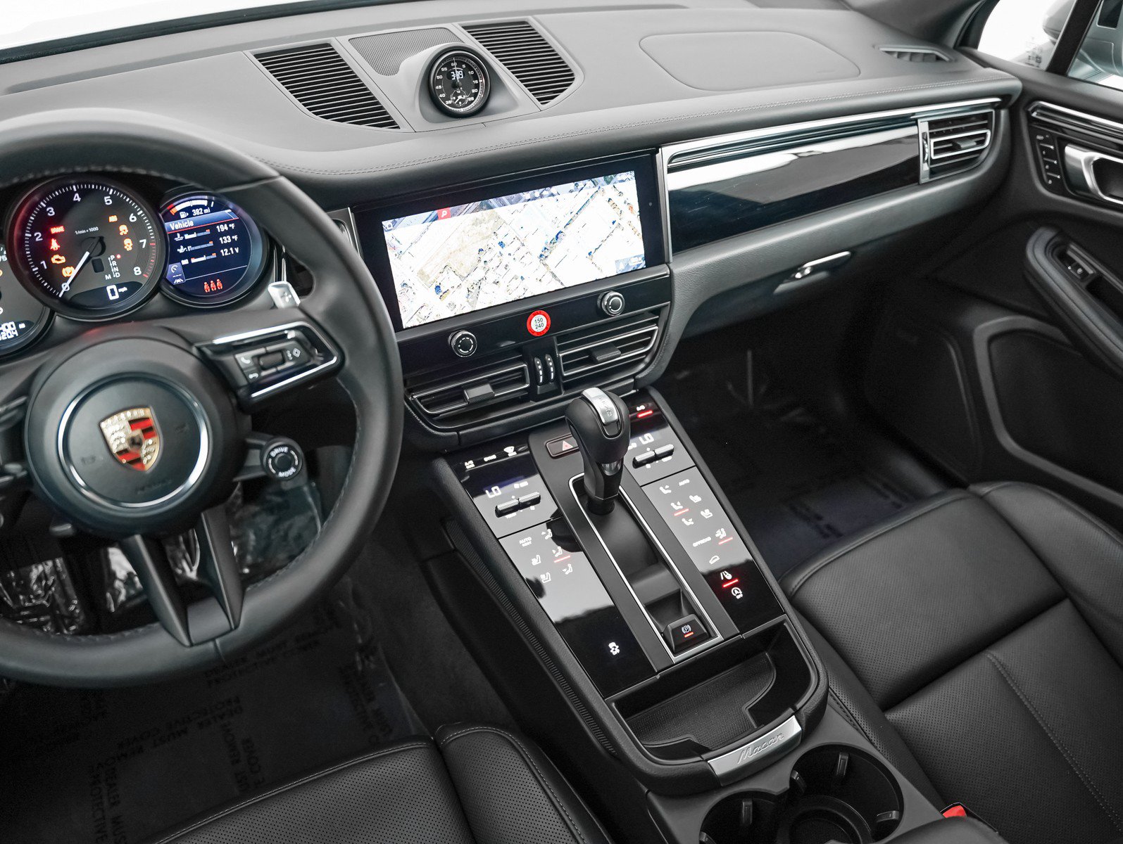 Certified 2026 Porsche Macan AWD/4WD image 19