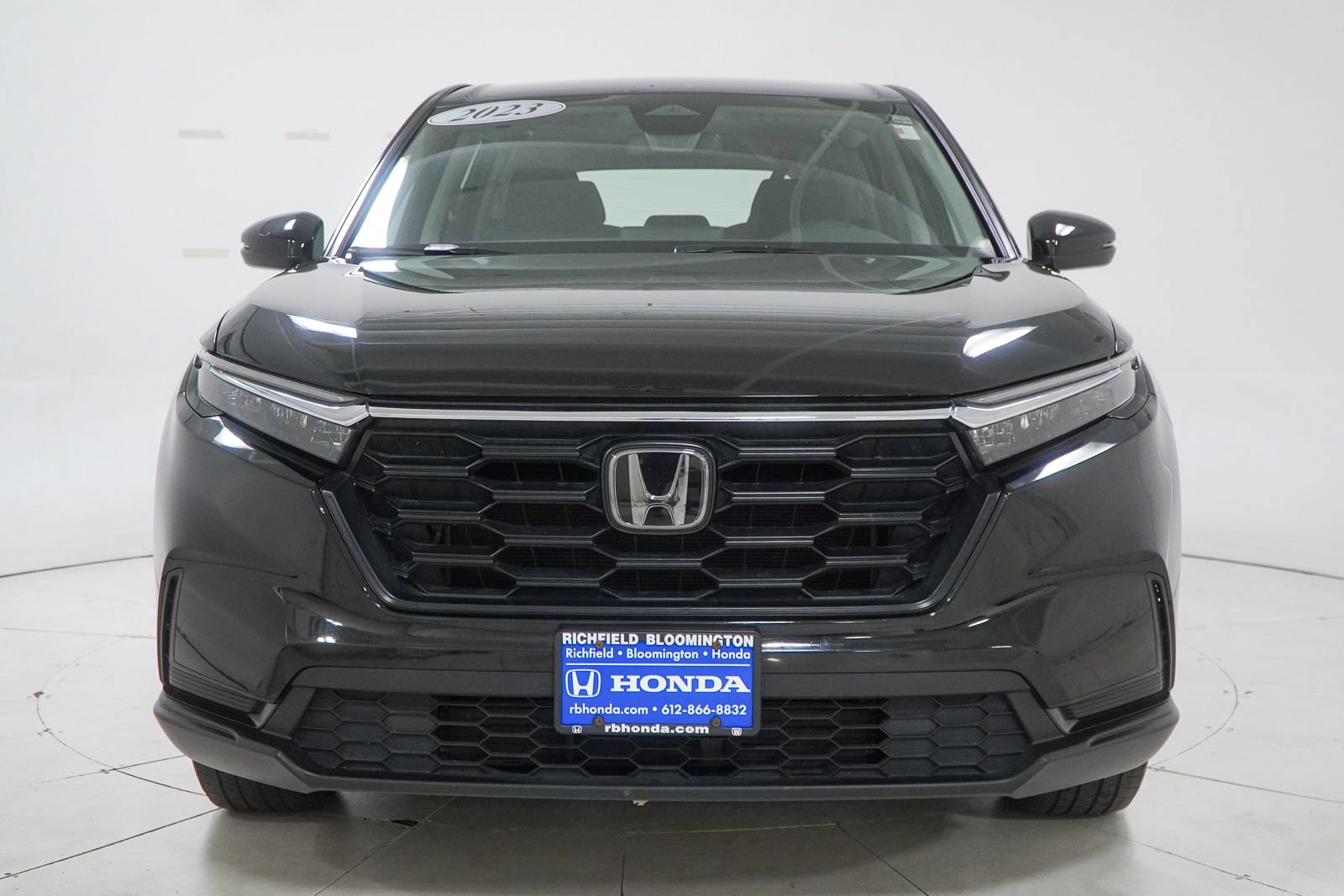 Used 2023 Honda CR-V LX image 3