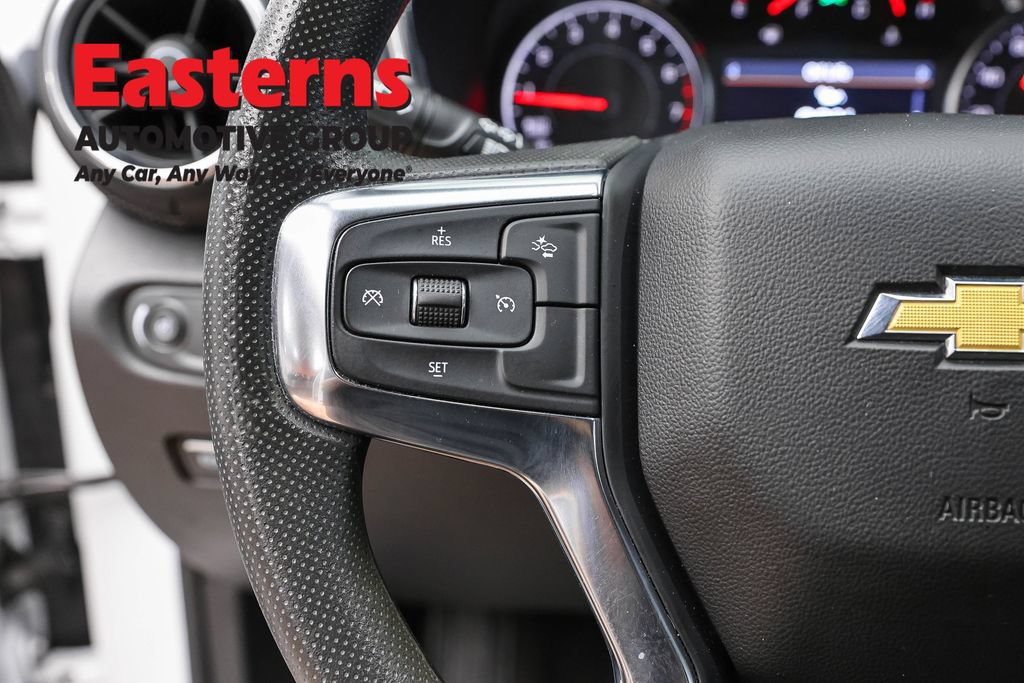 Used 2025 Chevrolet Blazer LT FWD image 17
