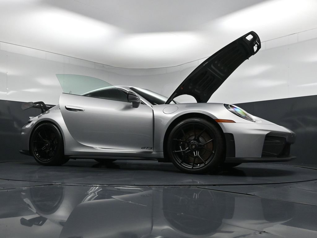 Certified 2026 Porsche 911 GT3 RWD image 32