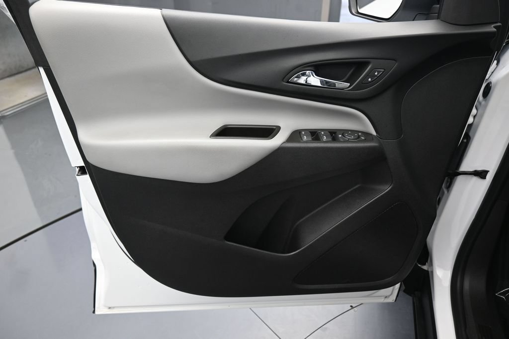 Used 2024 Chevrolet Equinox LS w/ Sport Edition FWD image 12