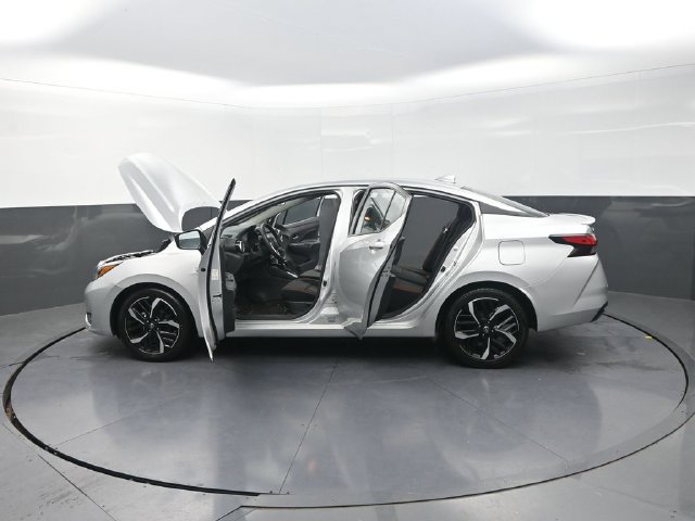 Used 2024 Nissan Versa SR FWD image 42
