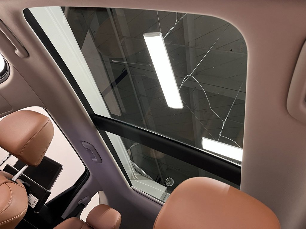 Used 2022 Kia Sorento SX Prestige w/ Rust Color Package image 10