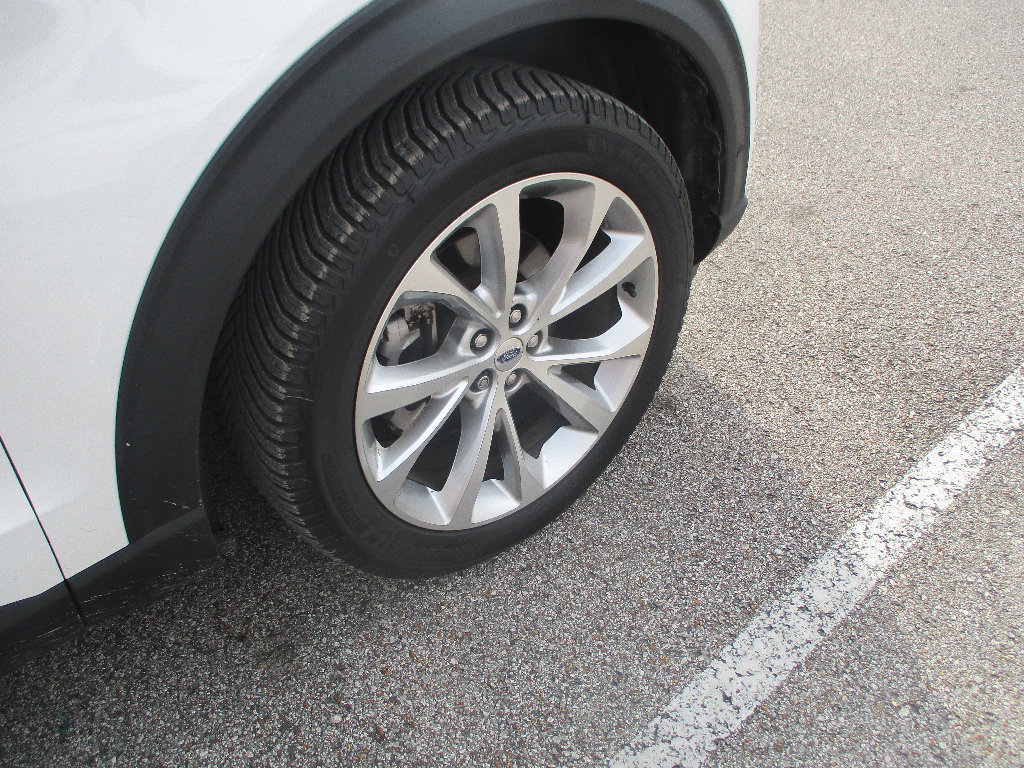 Certified 2021 Ford Explorer Platinum w/ Equipment Group 601A image 23