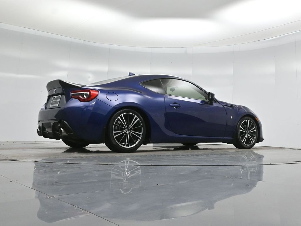 Used 2017 Toyota 86 image 40