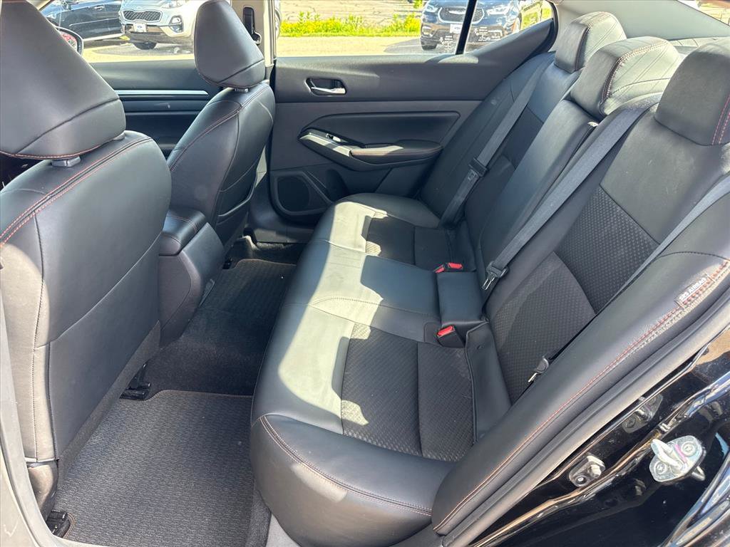 Used 2024 Nissan Altima 2.5 SR AWD/4WD image 9