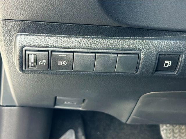 Used 2025 Toyota Corolla LE image 10