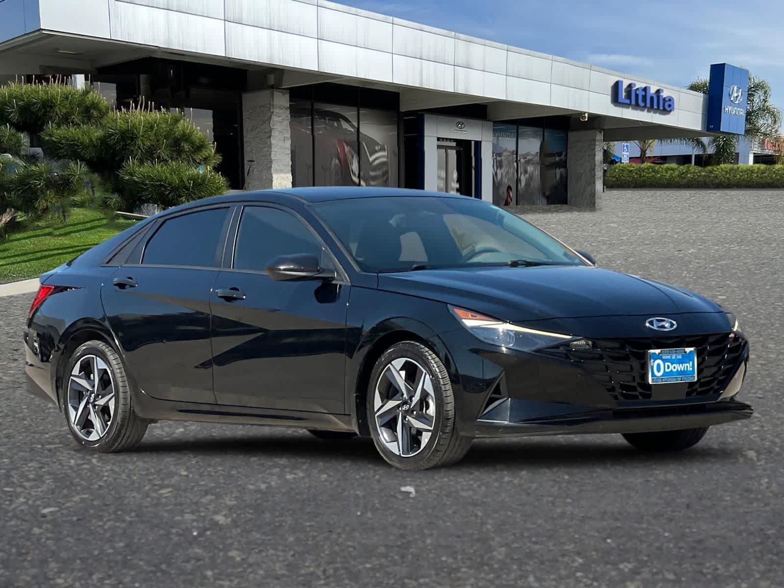Used 2023 Hyundai Elantra SEL w/ Convenience Package FWD image 10
