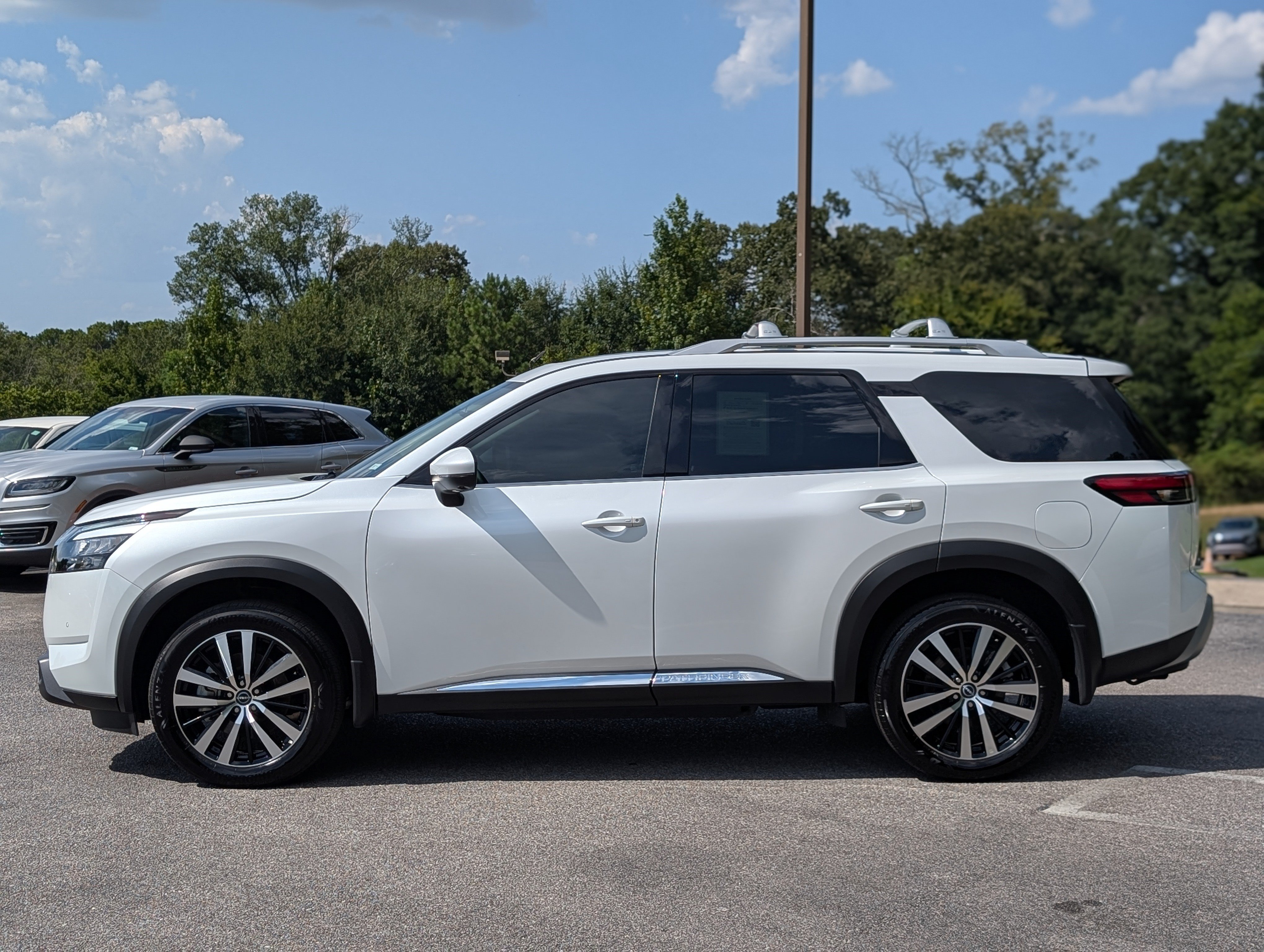 Used 2025 Nissan Pathfinder Platinum w/ Cargo Package FWD image 6
