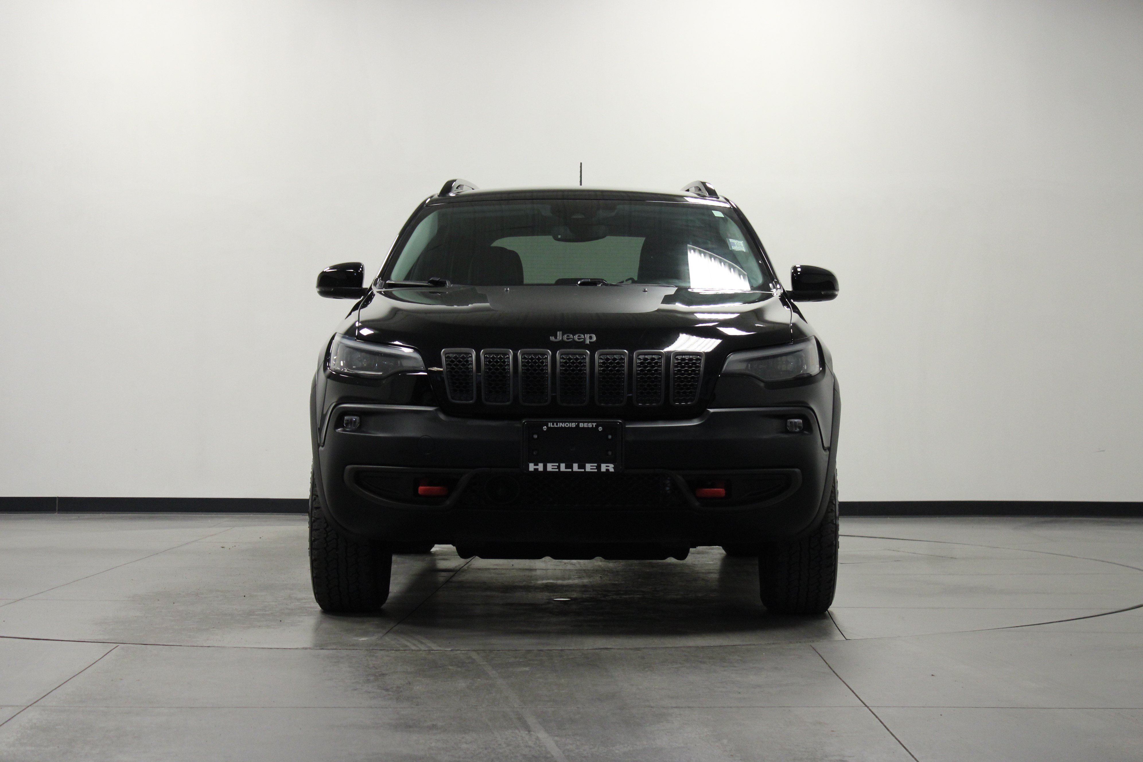 Used 2022 Jeep Cherokee Trailhawk w/ Premium Leather Package AWD/4WD image 9