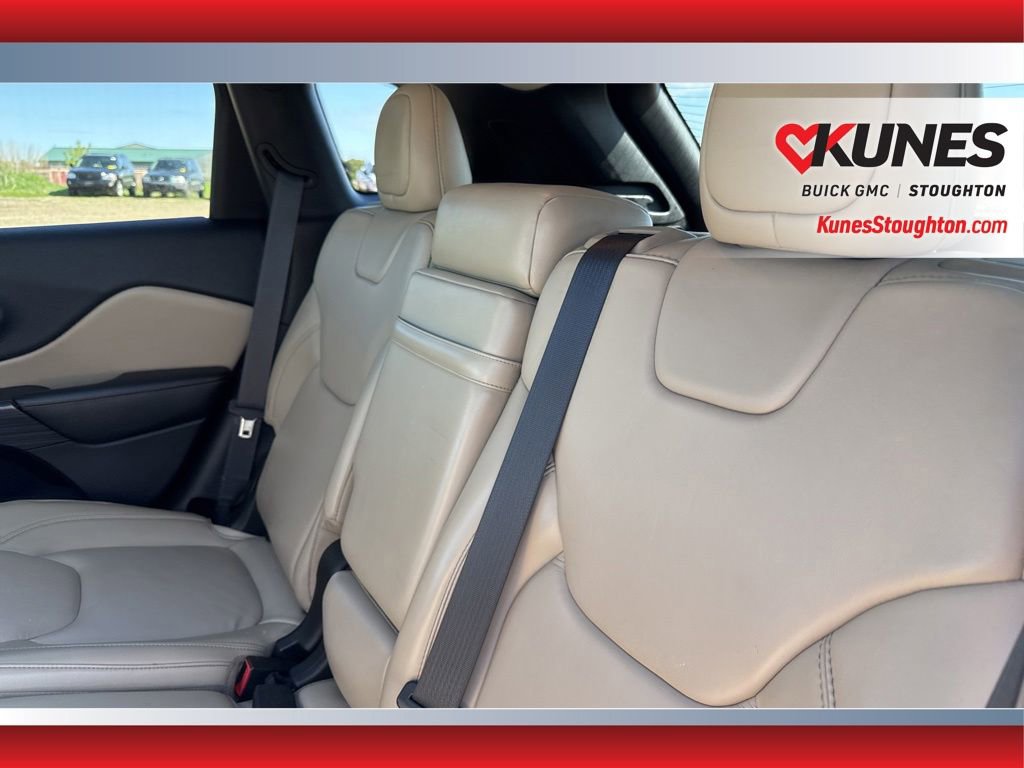 Used 2016 Jeep Cherokee Limited AWD/4WD image 39