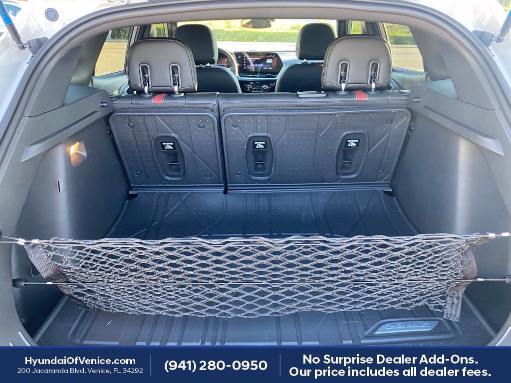 Used 2026 Chevrolet Trax RS w/ Sunroof Package FWD image 19