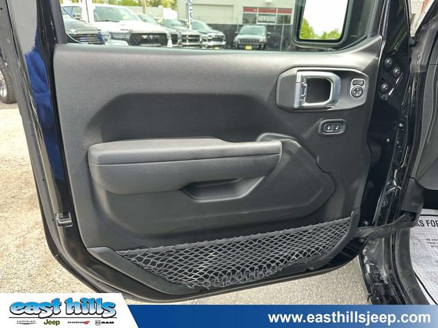 Certified 2022 Jeep Gladiator Sport AWD/4WD image 12
