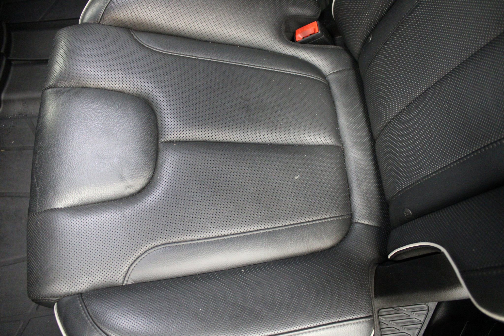 Used 2023 Hyundai Palisade Limited w/ Cargo Package image 18