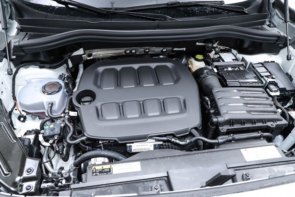 New 2026 Volkswagen Tiguan SE R-Line image 28