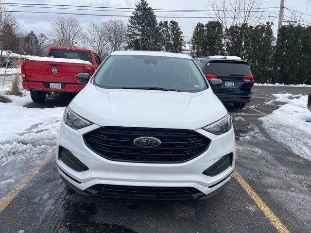 Used 2023 Ford Edge SE w/ Black Appearance Package image 2