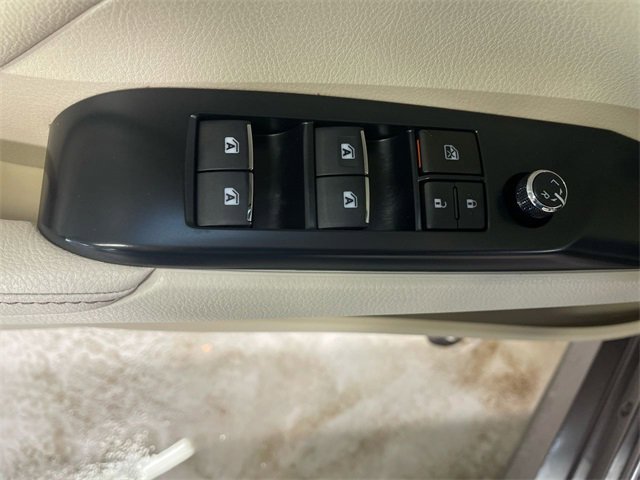 Used 2018 Toyota Camry XLE image 13