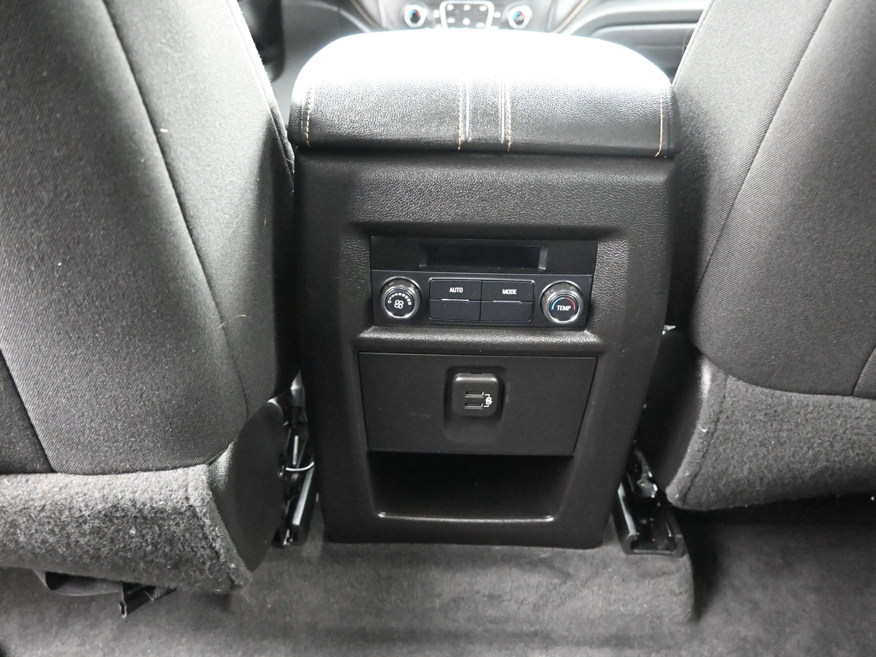 Used 2020 Chevrolet Traverse LT w/ LPO, Black Accent Package image 21