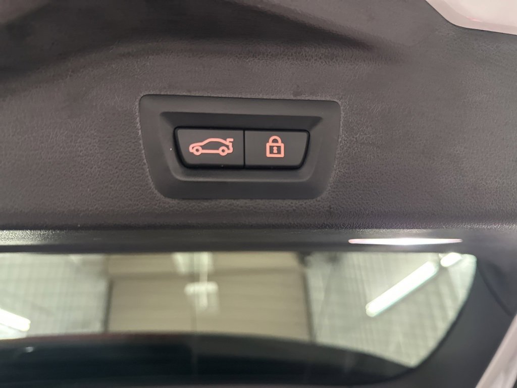 Used 2021 BMW X5 M50i w/ Executive Package image 33