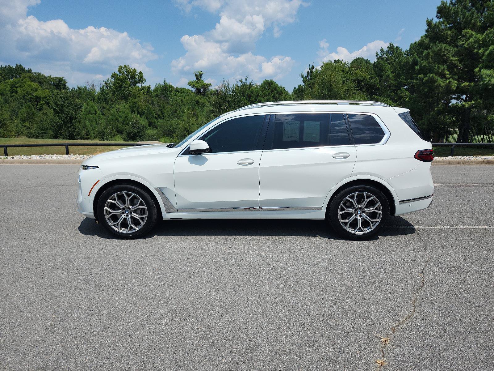 Used 2023 BMW X7 xDrive40i AWD/4WD image 2