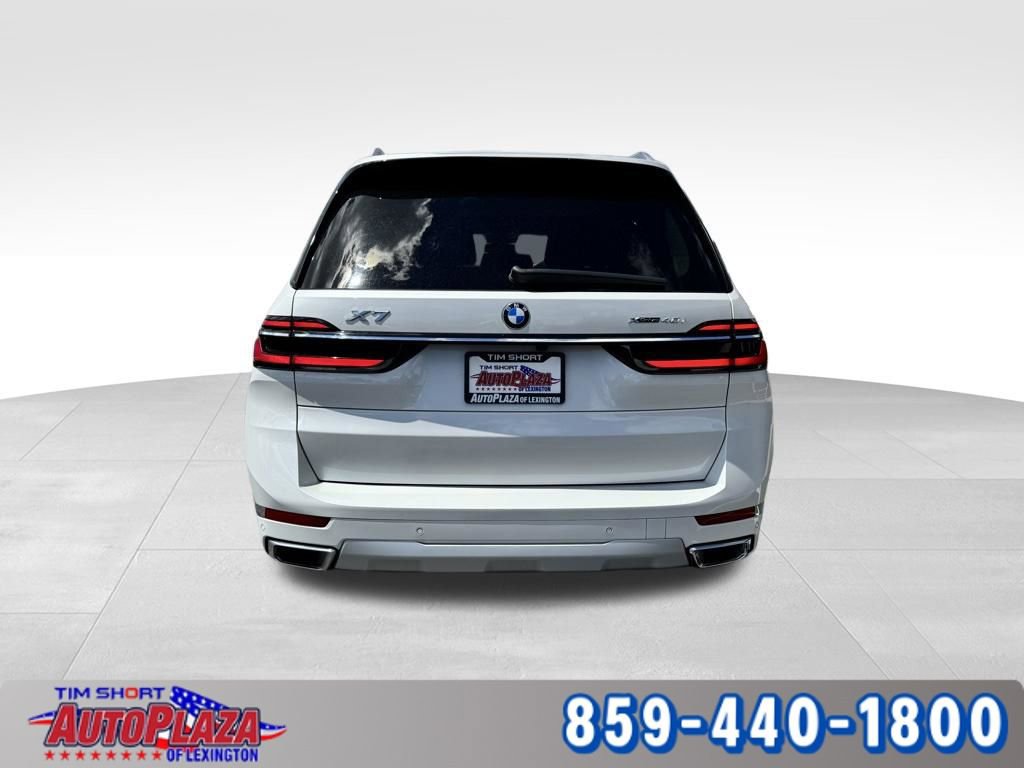 Used 2025 BMW X7 xDrive40i AWD/4WD image 12