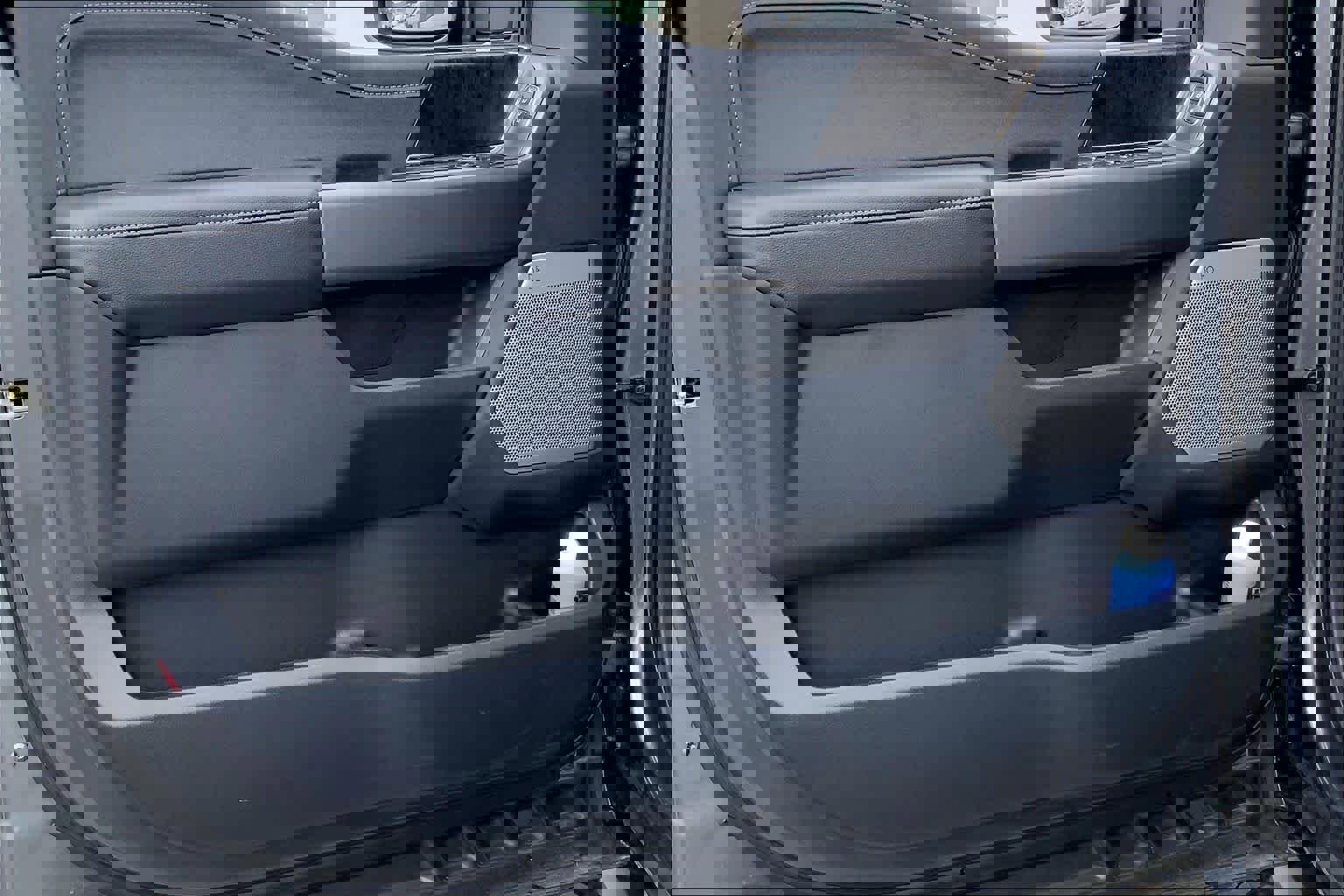 New 2026 Ford F250 Lariat w/ Black Appearance Package image 10