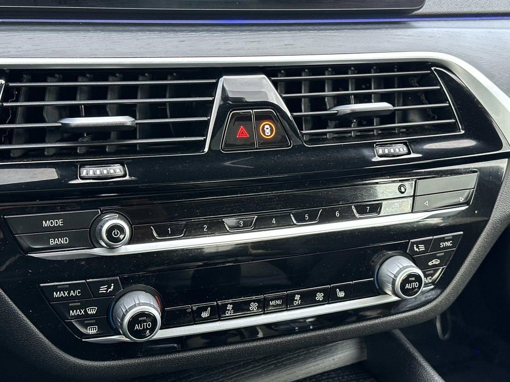 Used 2023 BMW 530i xDrive w/ Premium Package image 13