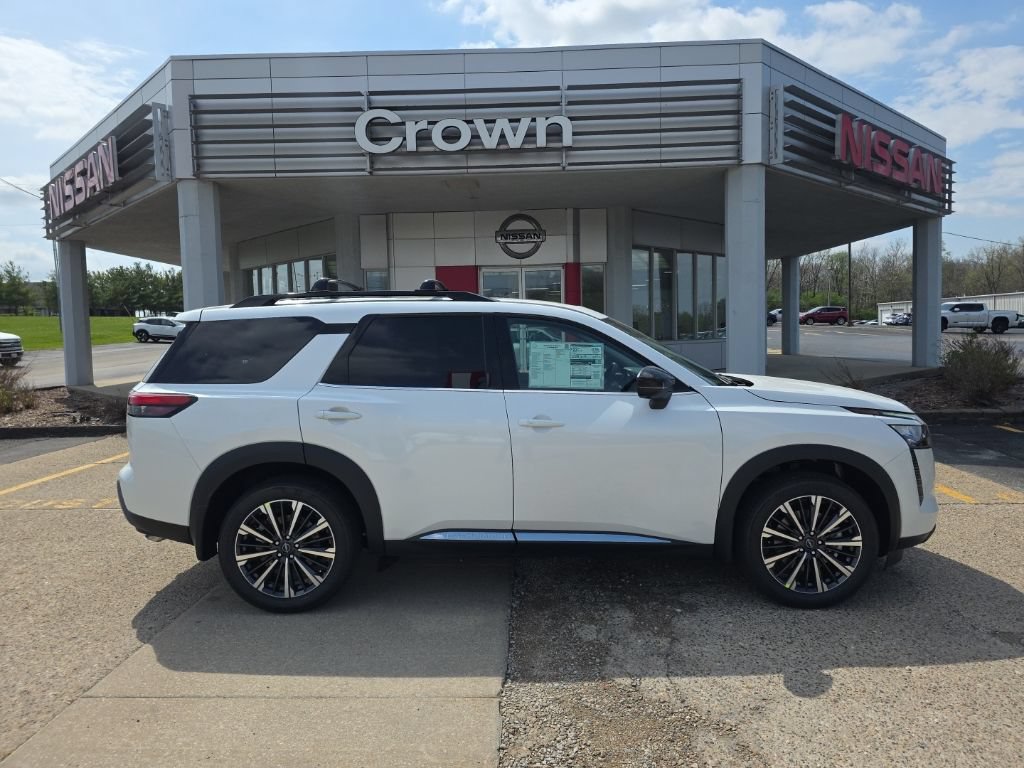 New 2026 Nissan Pathfinder Platinum AWD/4WD image 2