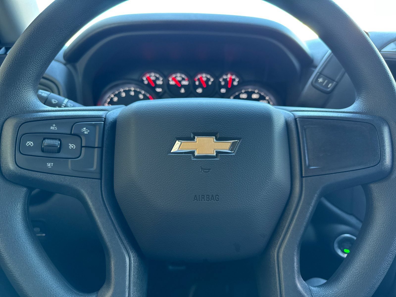 New 2026 Chevrolet Silverado 1500 Custom w/ LPO, Dark Essentials Package AWD/4WD image 24