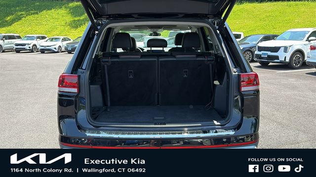 Used 2024 Volkswagen Atlas Peak Edition SE AWD/4WD image 25
