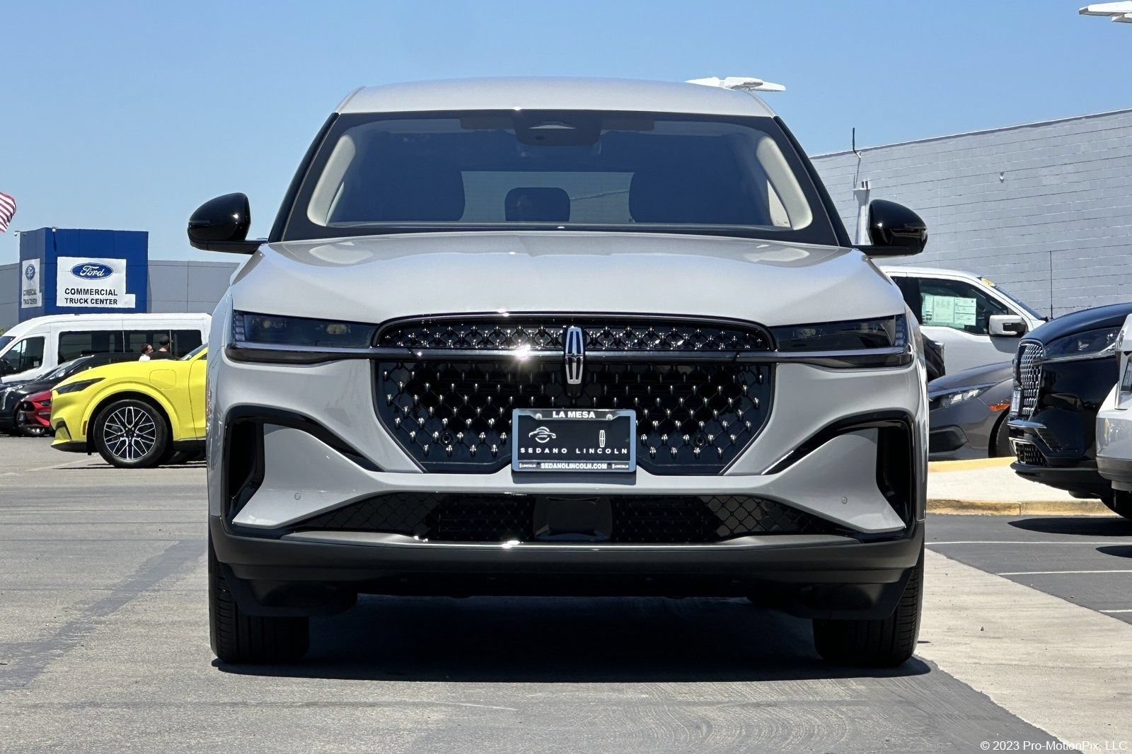 New 2026 Lincoln Nautilus Premier w/ Jet Appearance Package AWD/4WD image 1