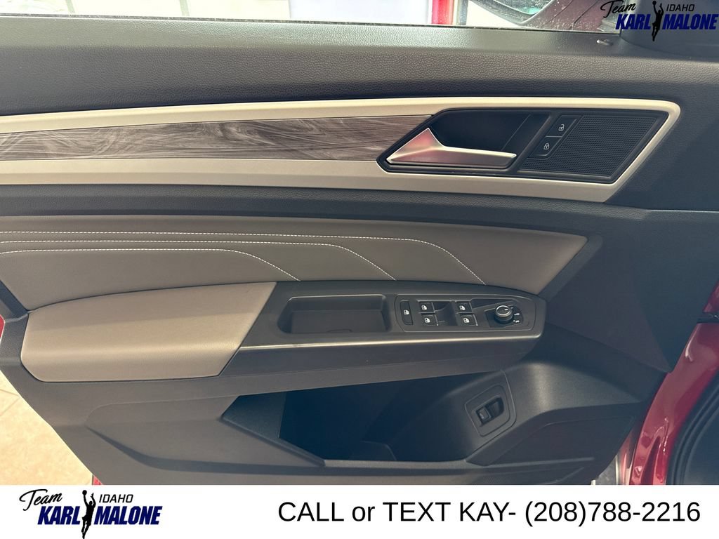 Used 2023 Volkswagen Atlas Cross Sport SE w/ Panoramic Sunroof Package AWD/4WD image 9