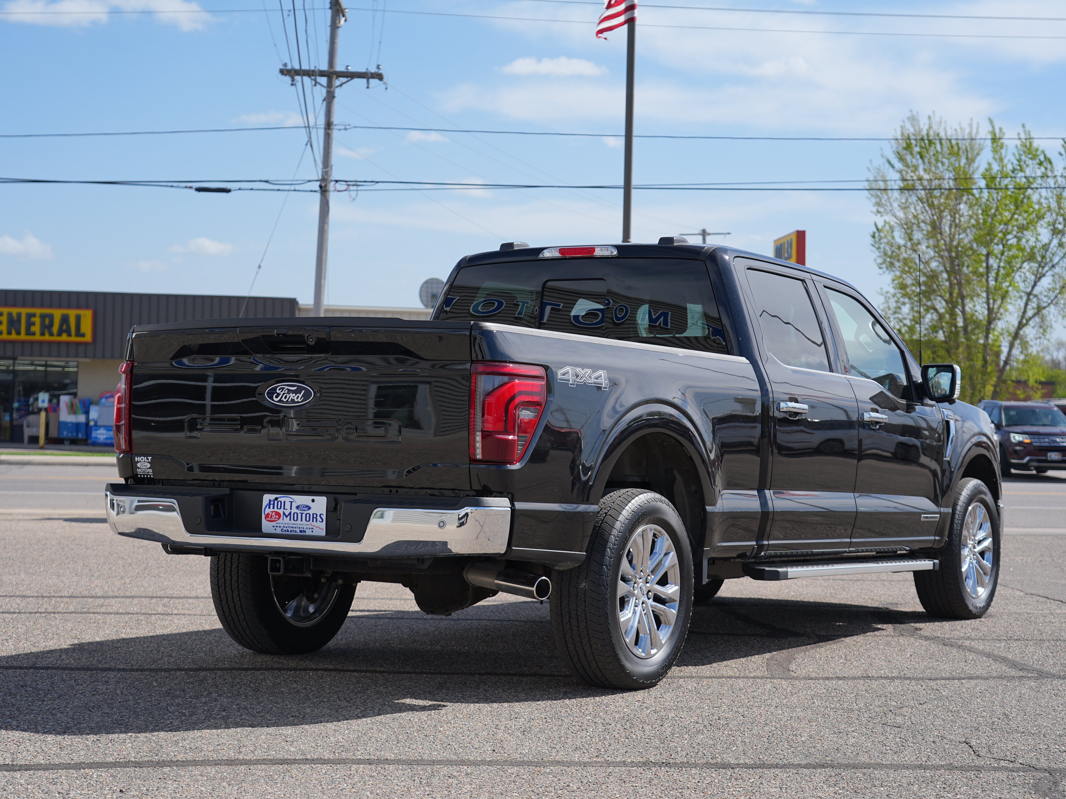 Used 2025 Ford F150 Lariat w/ Equipment Group 501A Mid AWD/4WD image 3