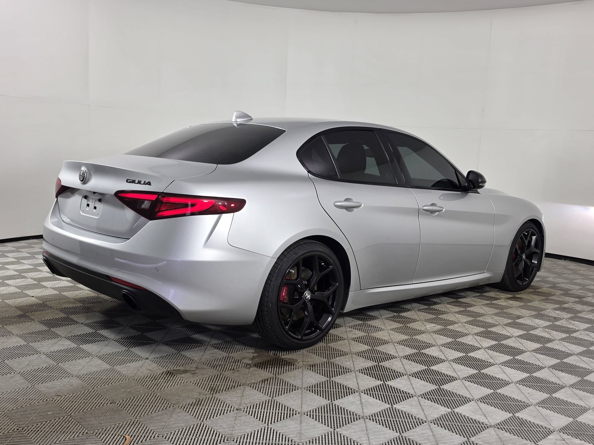 Used 2020 Alfa Romeo Giulia Ti w/ Nero Edizione RWD image 7