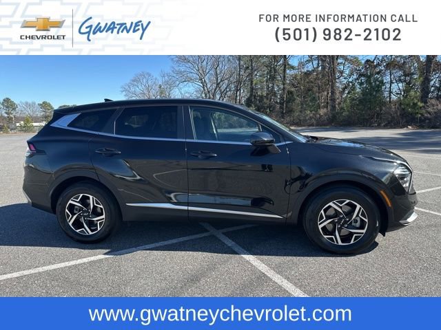 Used 2025 Kia Sportage LX image 4