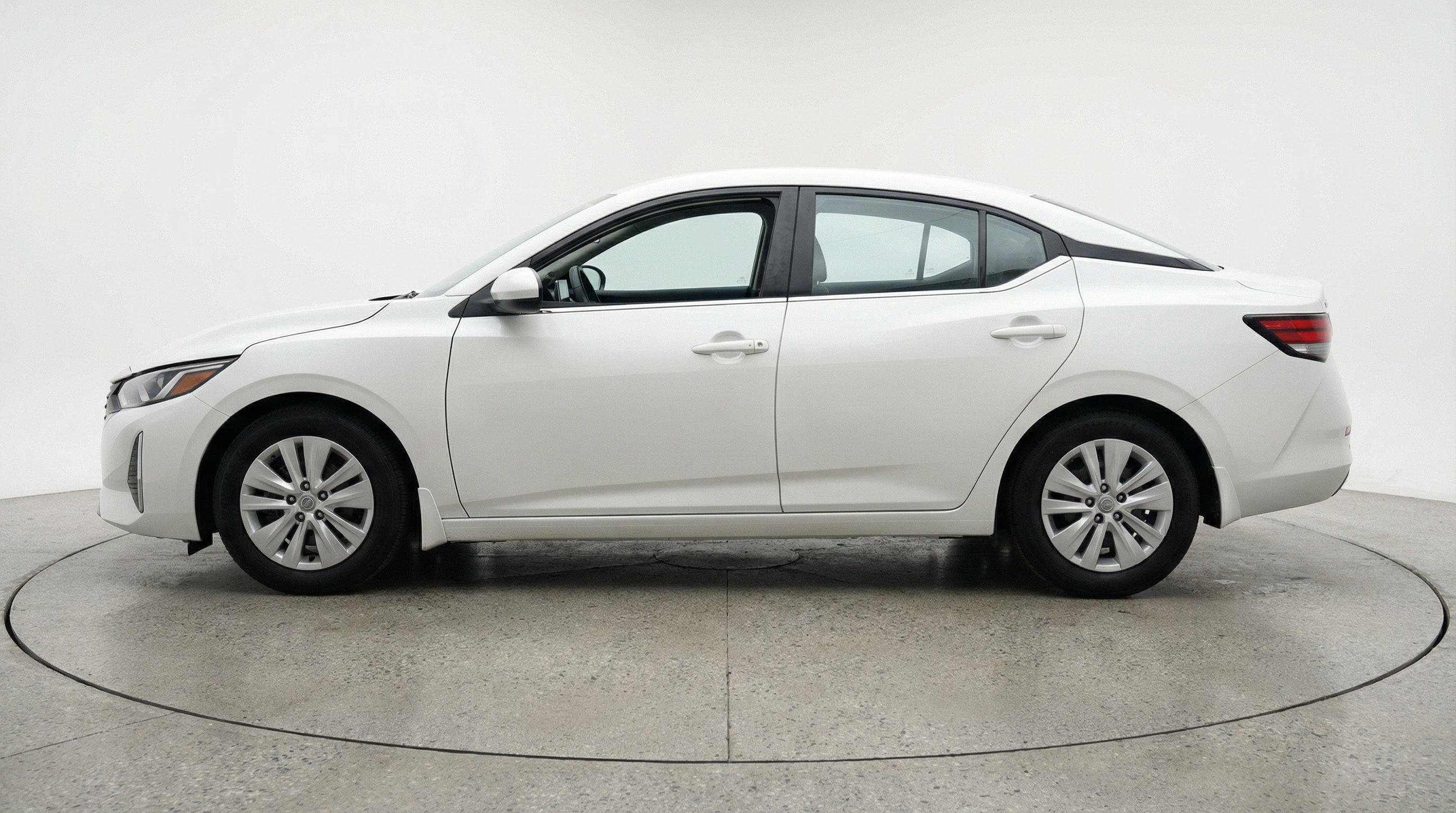 Used 2025 Nissan Sentra S FWD image 5