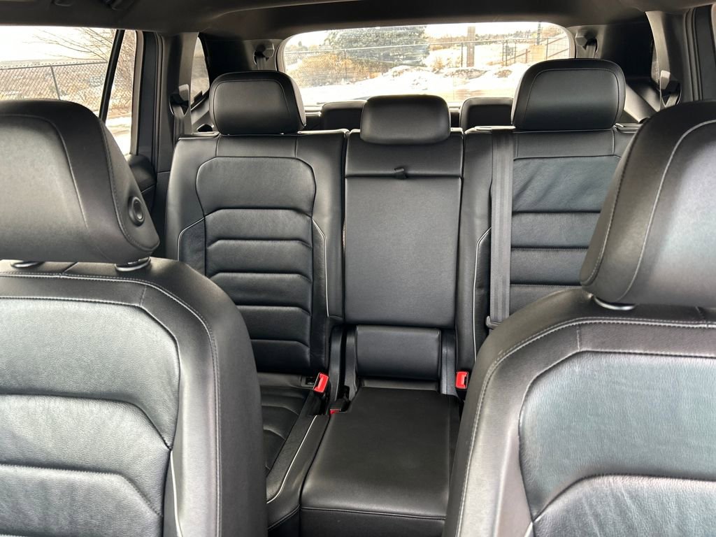 Used 2019 Volkswagen Tiguan SEL Premium R-Line w/ 3rd Row Seat Package image 6